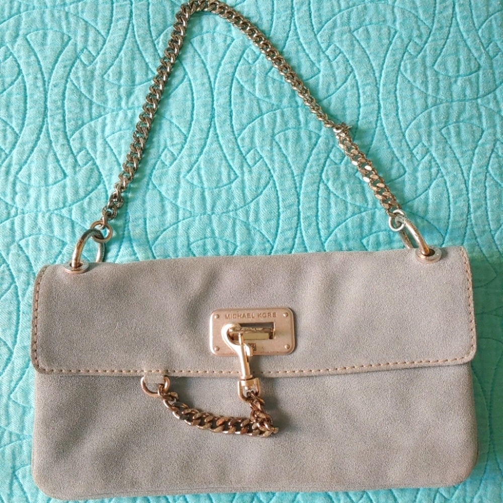 Michael Kors Chain Shoulder Bag.